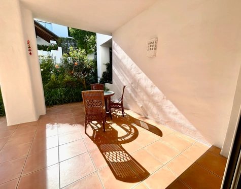 Ground Floor Apartment for sale in Alcazaba Beach, Estepona East