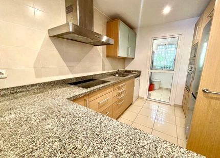 Apartamento Planta Baja en venta en Alcazaba Beach, Estepona Este