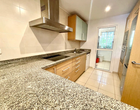 Ground Floor Apartment for sale in Alcazaba Beach, Estepona East