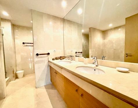 Ground Floor Apartment for sale in Alcazaba Beach, Estepona East