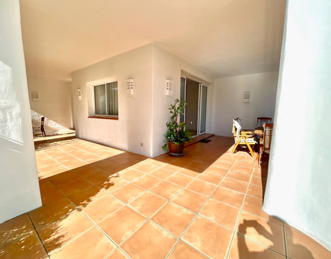 Ground Floor Apartment for sale in Alcazaba Beach, Estepona East