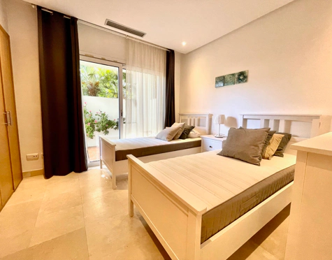Ground Floor Apartment for sale in Alcazaba Beach, Estepona East
