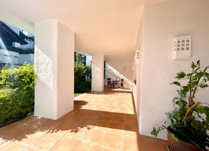 Apartamento Planta Baja en venta en Alcazaba Beach, Estepona Este