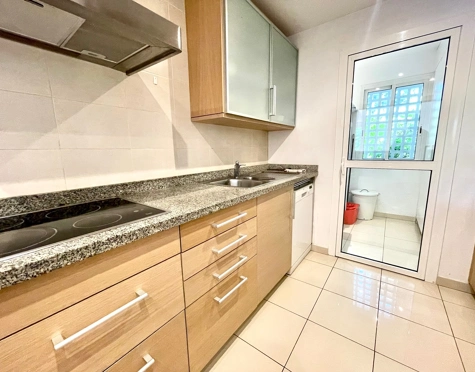 Ground Floor Apartment for sale in Alcazaba Beach, Estepona East