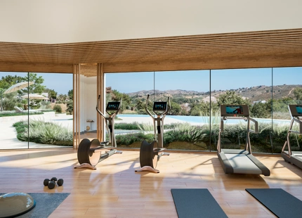 A NEW LEVEL OF LUXURY IN LA CALA GOLF A STUNNING COLLECTION OF 58 CONTEMPORARY TOWNHOUSES.