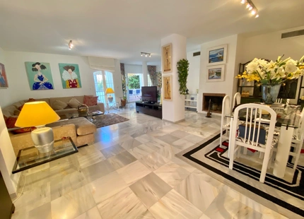 Spacious Five-Bedroom Apartment in Nagüeles, Marbella Golden Mile