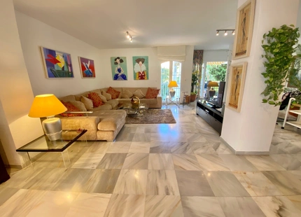 Spacious Five-Bedroom Apartment in Nagüeles, Marbella Golden Mile