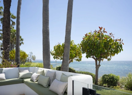 BEACHFRONT GROUND FLOOR APARTMENT WITHIN PUENTE ROMANO RESORT FOR SALE