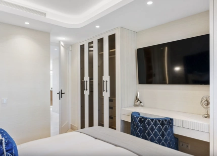 BEACHFRONT GROUND FLOOR APARTMENT WITHIN PUENTE ROMANO RESORT FOR SALE