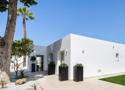 VILLA DE ESTILO BOHO EN VENTA EN NUEVA ANDALUCÍA