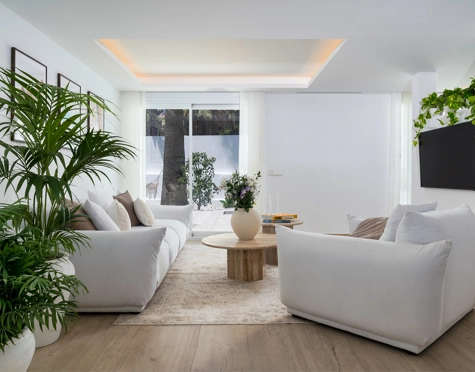 Villa for sale in Nueva Andalucia, Marbella