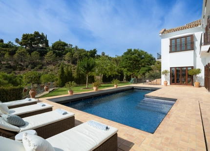 CHARMING FAMILY VILLA FOR SALE IN EL MADRONAL, BENAHAVIS