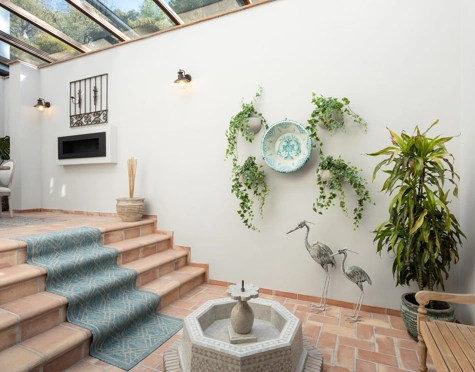 Villa en venta en El Madroñal, Benahavis