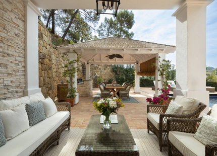 CHARMING FAMILY VILLA FOR SALE IN EL MADRONAL, BENAHAVIS