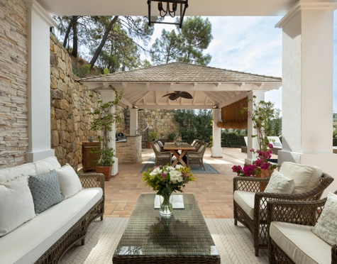 Villa en venta en El Madroñal, Benahavis