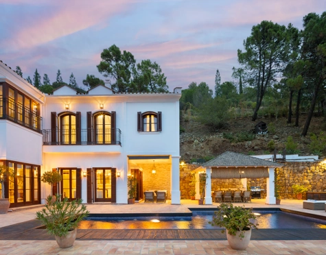 Villa en venta en El Madroñal, Benahavis