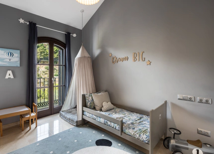 CHARMING FAMILY VILLA FOR SALE IN EL MADRONAL, BENAHAVIS
