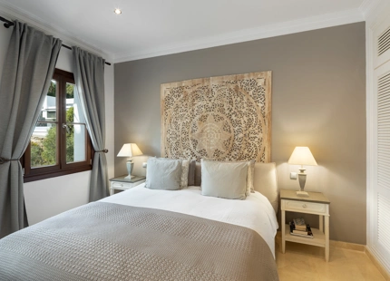 CHARMING FAMILY VILLA FOR SALE IN EL MADRONAL, BENAHAVIS