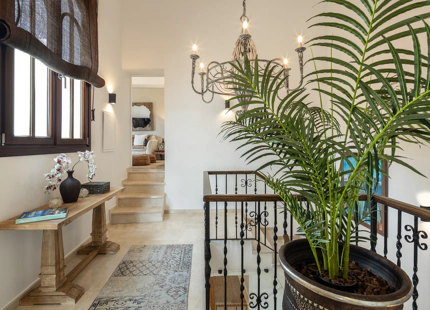 CHARMING FAMILY VILLA FOR SALE IN EL MADRONAL, BENAHAVIS