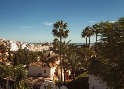 ELEGANTE VILLA NUEVA A LA VENTA EN EL VALLE DEL GOLF, NUEVA ANDALUCÍA