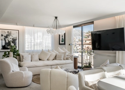 ELEGANTE VILLA NUEVA A LA VENTA EN EL VALLE DEL GOLF, NUEVA ANDALUCÍA