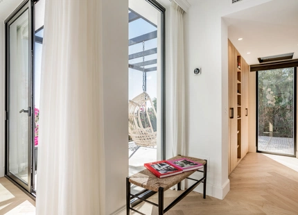 ELEGANTE VILLA NUEVA A LA VENTA EN EL VALLE DEL GOLF, NUEVA ANDALUCÍA