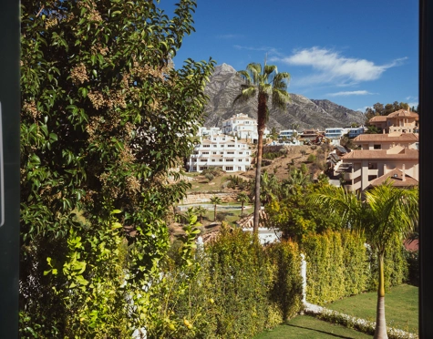 Villa for sale in Los Naranjos Hill Club, Nueva Andalucia