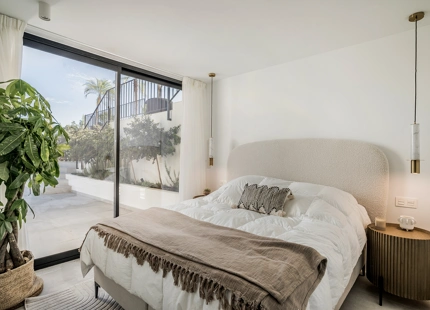 ELEGANTE VILLA NUEVA A LA VENTA EN EL VALLE DEL GOLF, NUEVA ANDALUCÍA