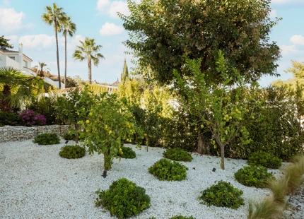 ELEGANTE VILLA NUEVA A LA VENTA EN EL VALLE DEL GOLF, NUEVA ANDALUCÍA