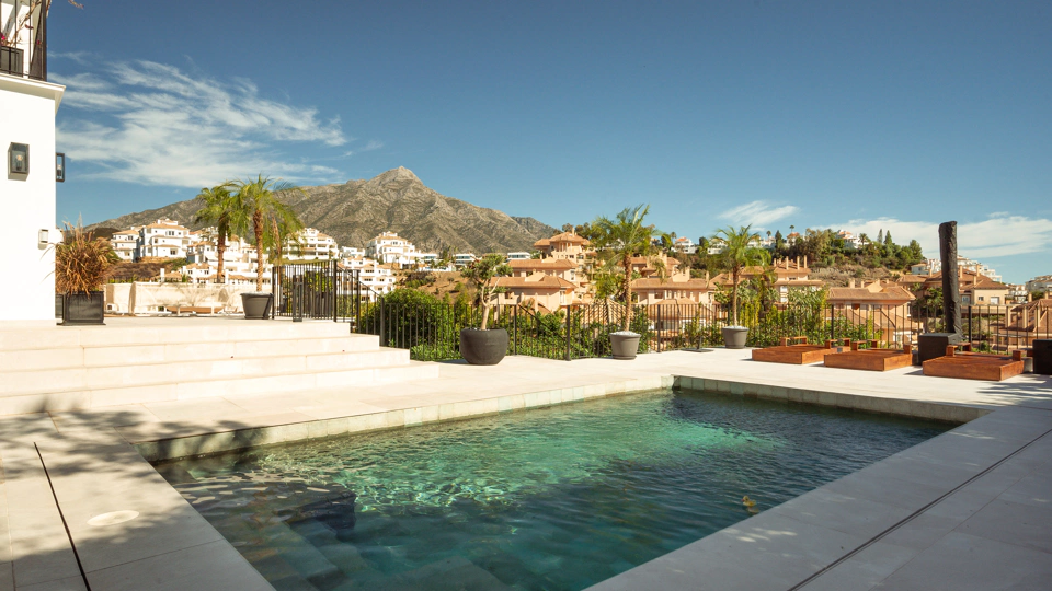 Villa en venta en Los Naranjos Hill Club, Nueva Andalucia