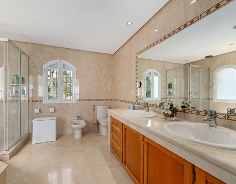 Villa for sale in Nueva Andalucia, Marbella