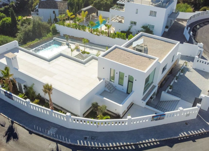NUEVA Y LUJOSA VILLA EN EL ROSARIO, MARBELLA