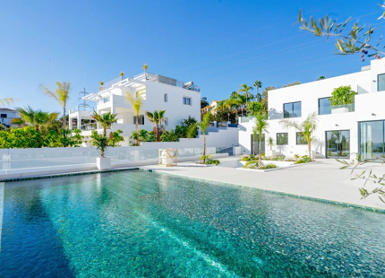 NUEVA Y LUJOSA VILLA EN EL ROSARIO, MARBELLA