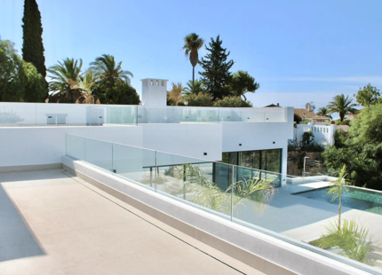 NUEVA Y LUJOSA VILLA EN EL ROSARIO, MARBELLA