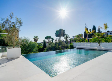 NUEVA Y LUJOSA VILLA EN EL ROSARIO, MARBELLA