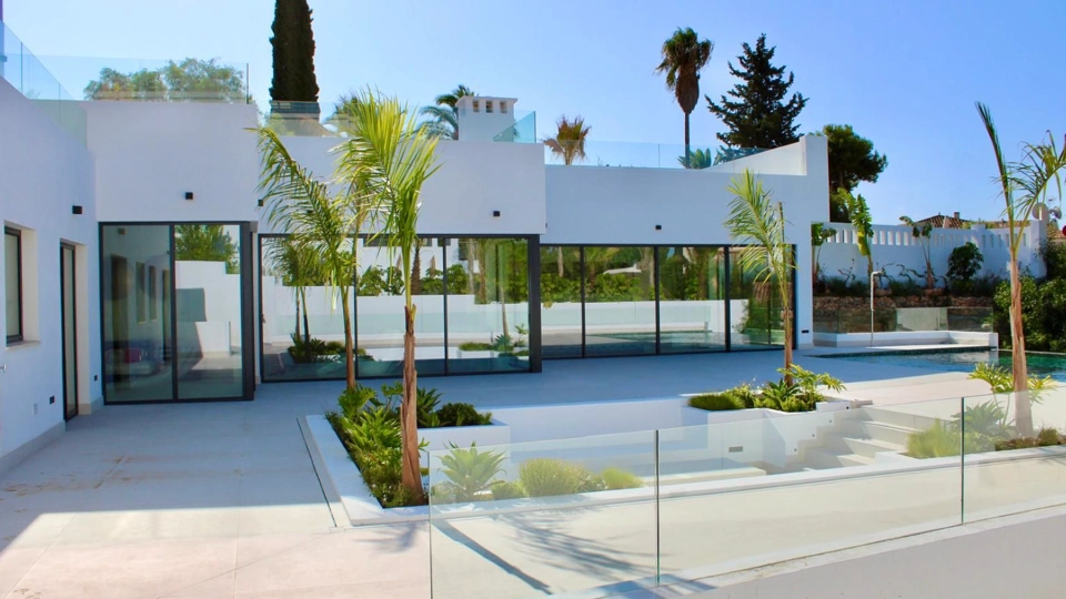 Villa en venta en El Rosario, Marbella Este