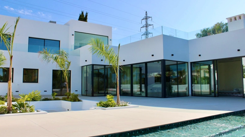 Villa en venta en El Rosario, Marbella Este