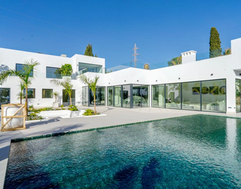 NUEVA Y LUJOSA VILLA EN EL ROSARIO, MARBELLA