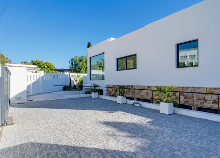 NUEVA Y LUJOSA VILLA EN EL ROSARIO, MARBELLA