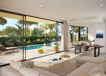 VILLA DE LUJO MODERNA EN CONSTRUCCIÓN EN ESTEPONA