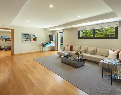 Villa for sale in El Herrojo, Benahavis
