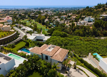 CHARMING MEDITERRANEAN-STYLE VILLA IN BENAHAVIS