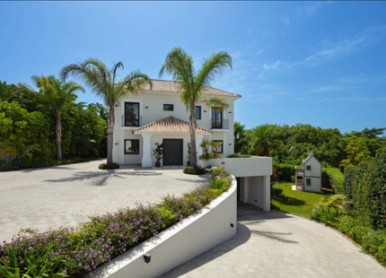 CHARMING MEDITERRANEAN-STYLE VILLA IN BENAHAVIS