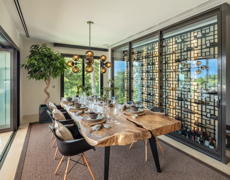 Villa for sale in El Herrojo, Benahavis