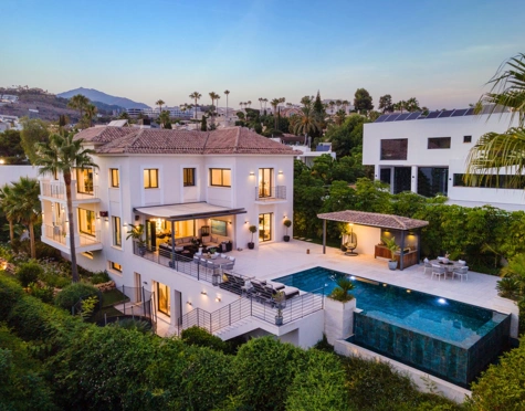 ENCANTADORA VILLA DE ESTILO MEDITERRÁNEO EN BENAHAVÍS