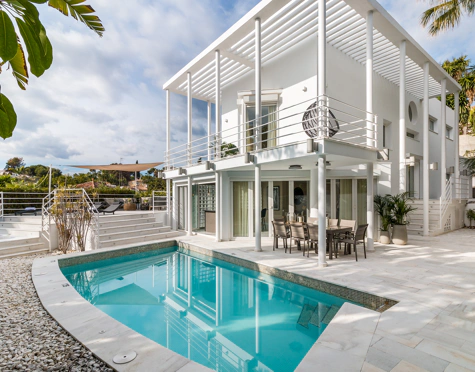 Villa for sale in Nueva Andalucia, Marbella