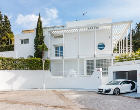 Villa for sale in Nueva Andalucia, Marbella