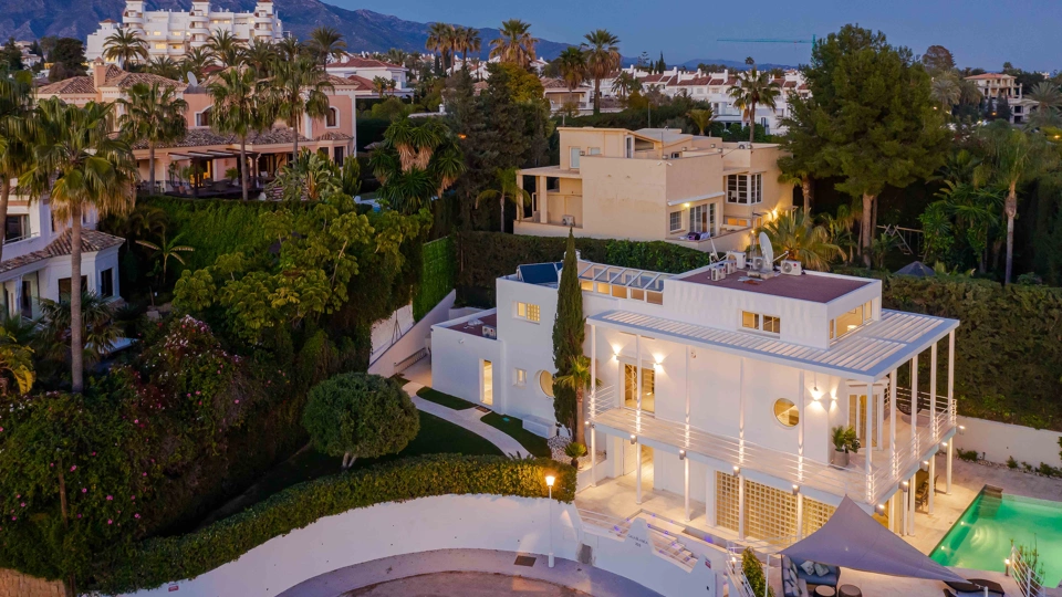 Villa en venta en Nueva Andalucia, Marbella