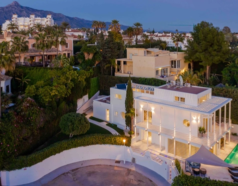 Villa for sale in Nueva Andalucia, Marbella