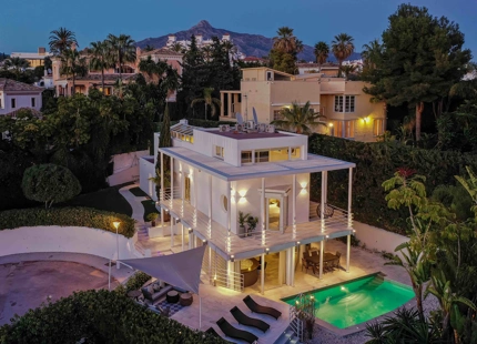 VILLA DE ESTILO MIAMI BEACH